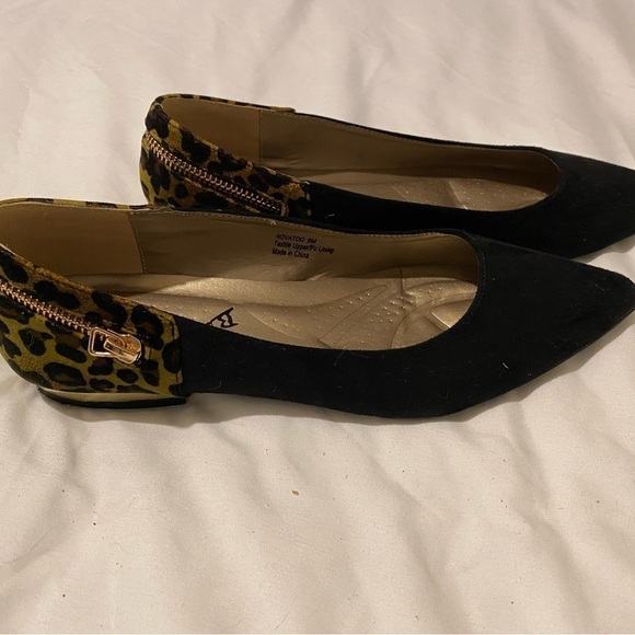 NEW IN BOX Bellini “Novatoo” Flats. Women’s Size 8M - Picture 2 of 6